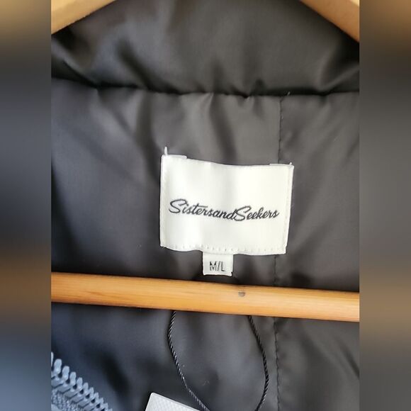 Sistersandseekers Black Puffer Coat with High Collar and Full-Length Zipper NWT - Picture 7 of 10